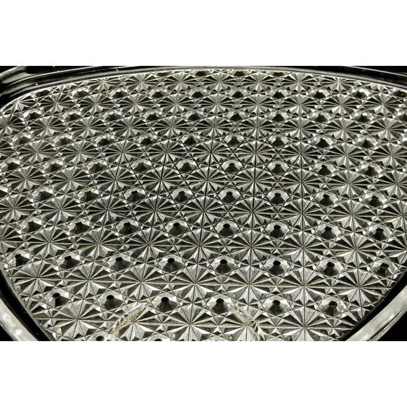 Vintage Indiana Glass Daisy & Button Snack Set 12 Plates 12 Cups - Picture 4 of 7